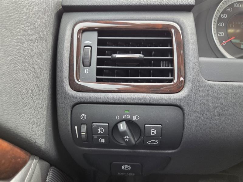 volvo XC70 2013 - 31
