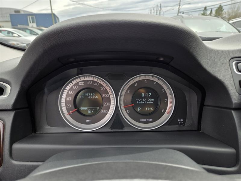 volvo XC70 2013 - 33
