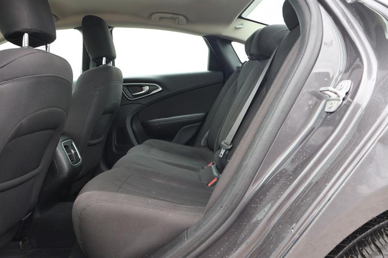 chrysler 200 2015 - 19