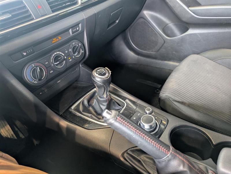 mazda Mazda3 2014 - 23