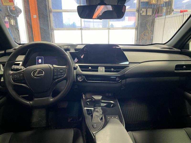 lexus UX 2023 - 13