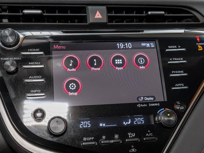 toyota Camry 2018 - 16
