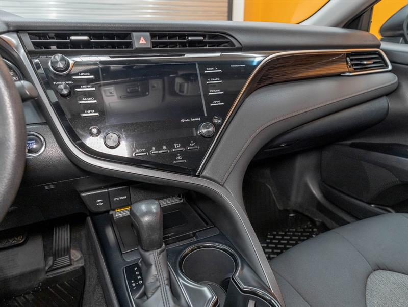 toyota Camry 2018 - 20