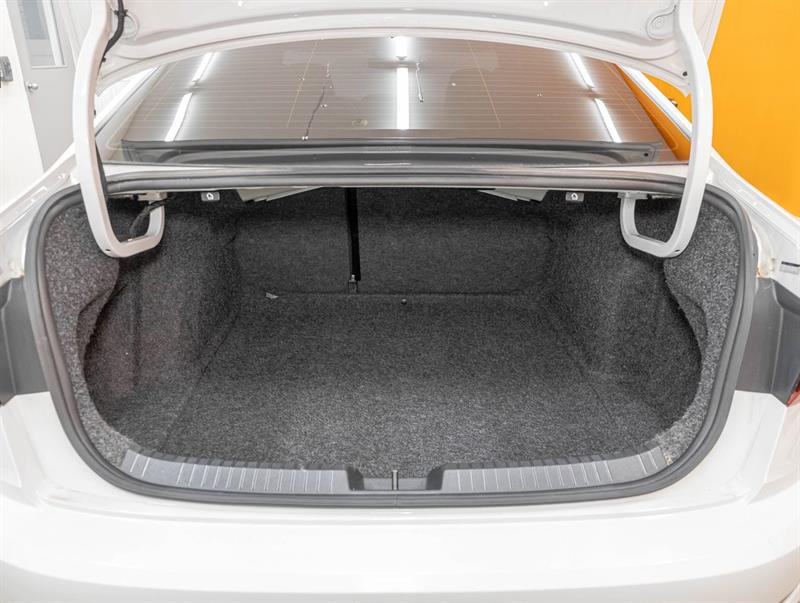 volkswagen Jetta 2021 - 31