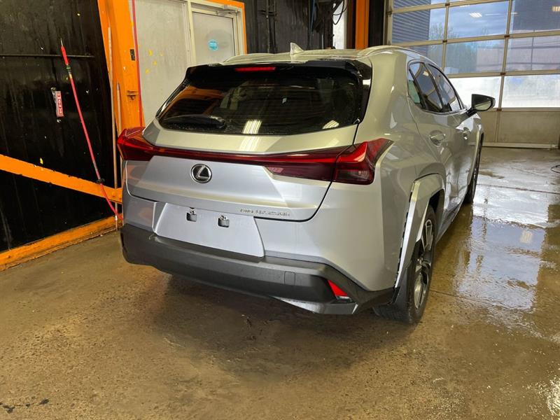 lexus UX 2023 - 10