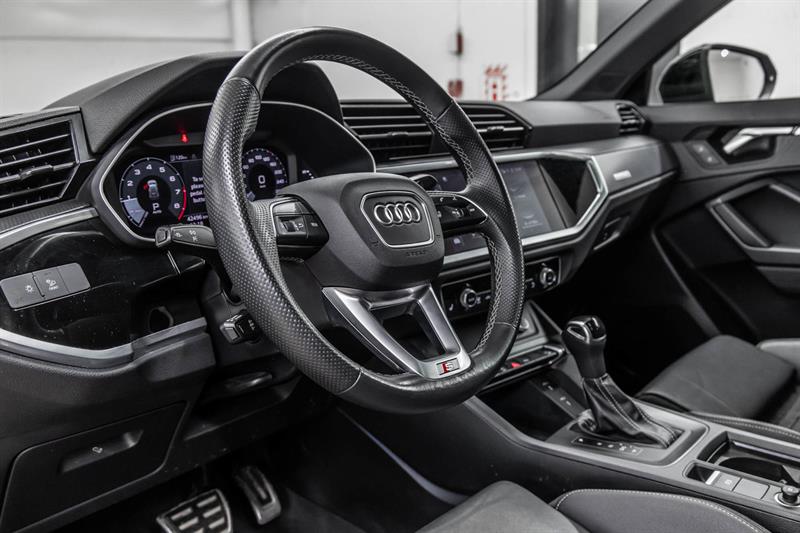 audi Q3 2022 - 16