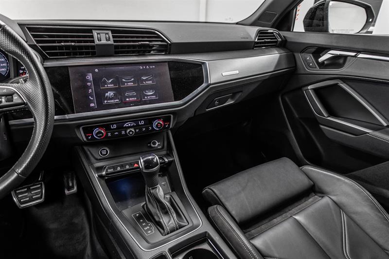 audi Q3 2022 - 23