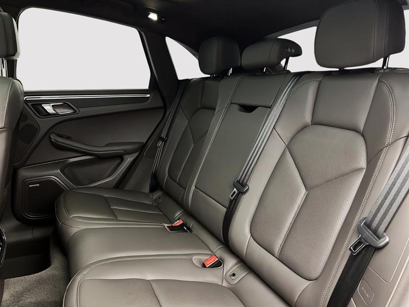 porsche Macan 2024 - 25