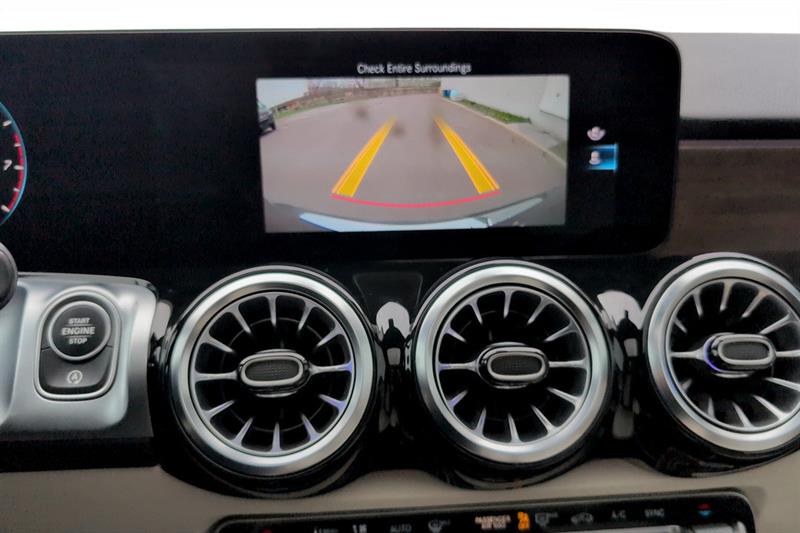 mercedes-benz GLB250 2022 - 9