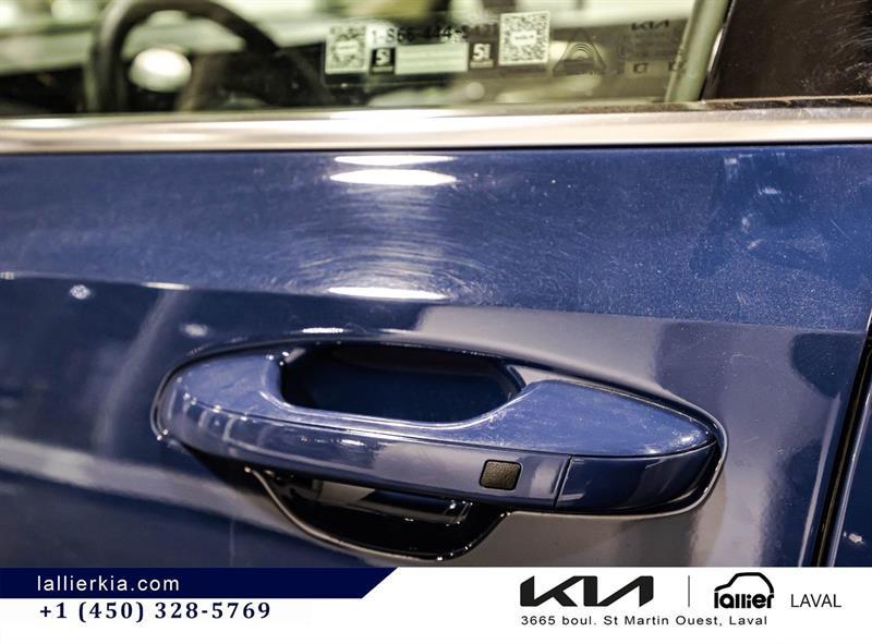 2025 Kia Sorento - Image 11