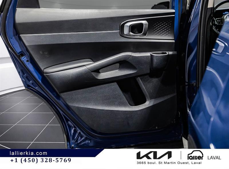 2025 Kia Sorento - Image 13