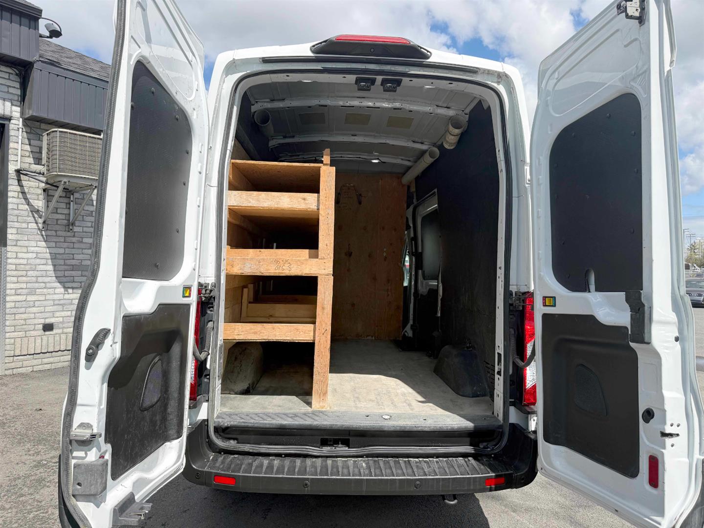 ford Transit fourgon utilitaire 2019 - 14