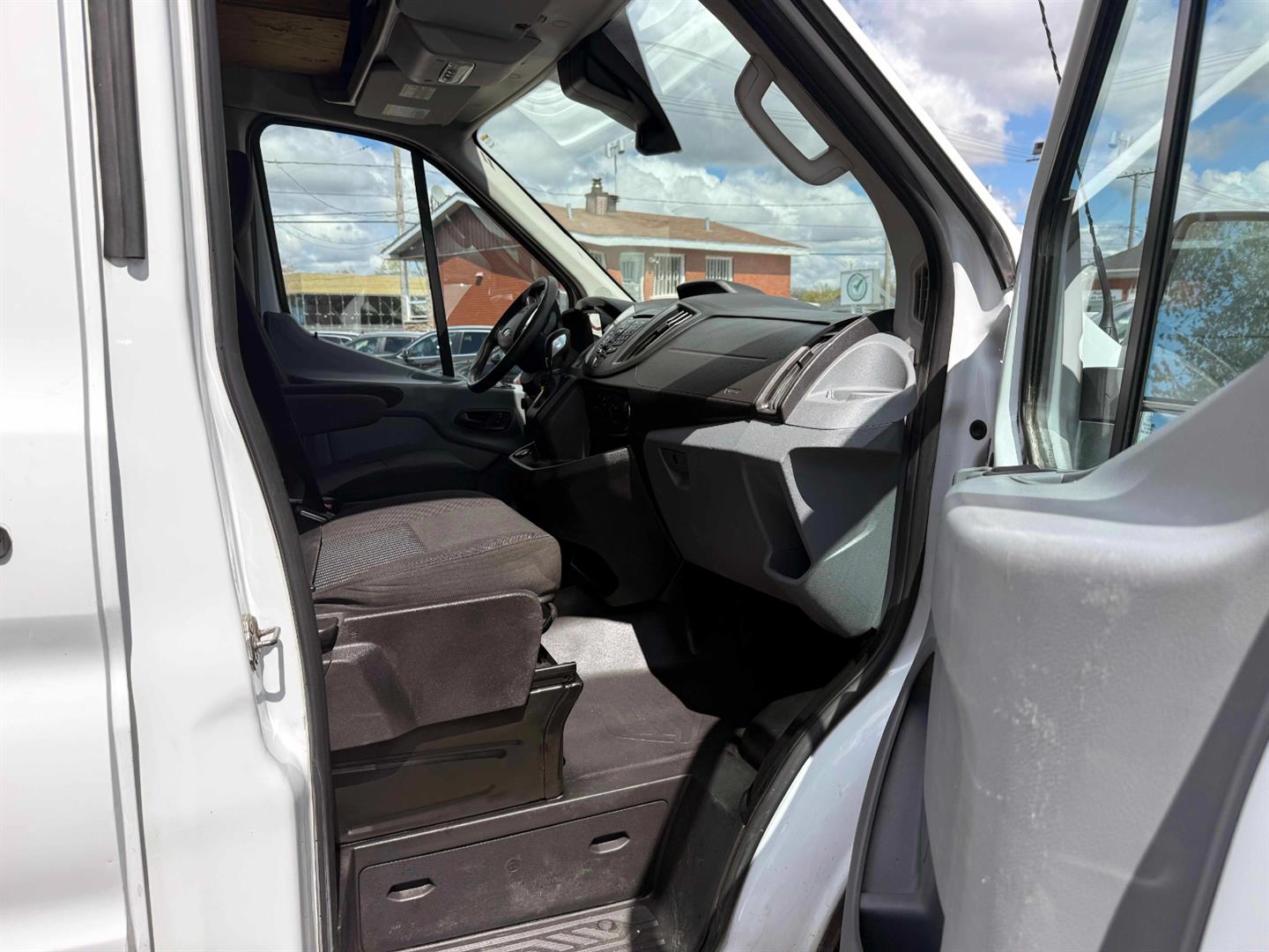 ford Transit fourgon utilitaire 2019 - 22