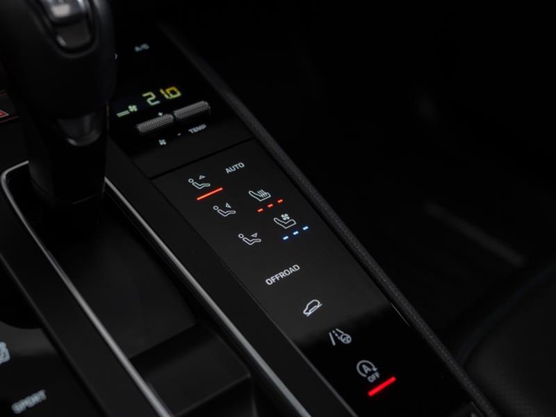 porsche Macan 2023 - 24