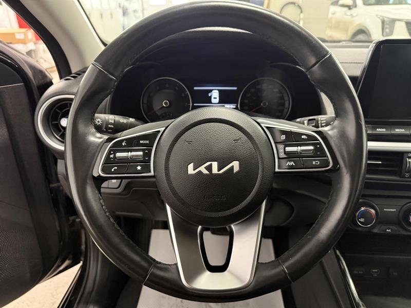 kia Forte 2022 - 18
