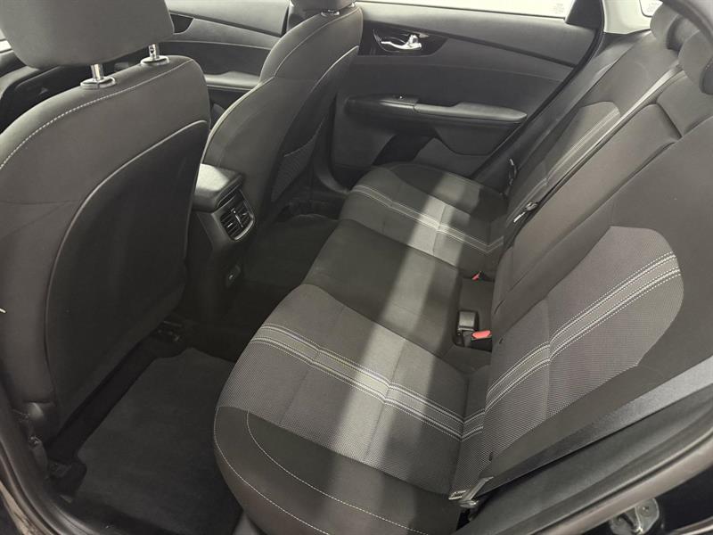 kia Forte 2022 - 27