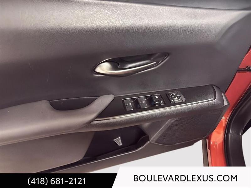 lexus UX 2020 - 28