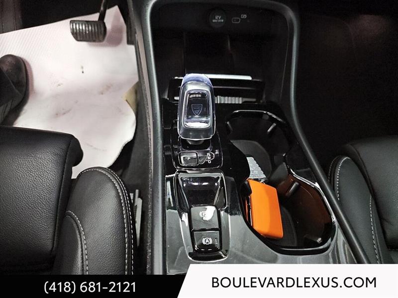 volvo XC40 2024 - 17