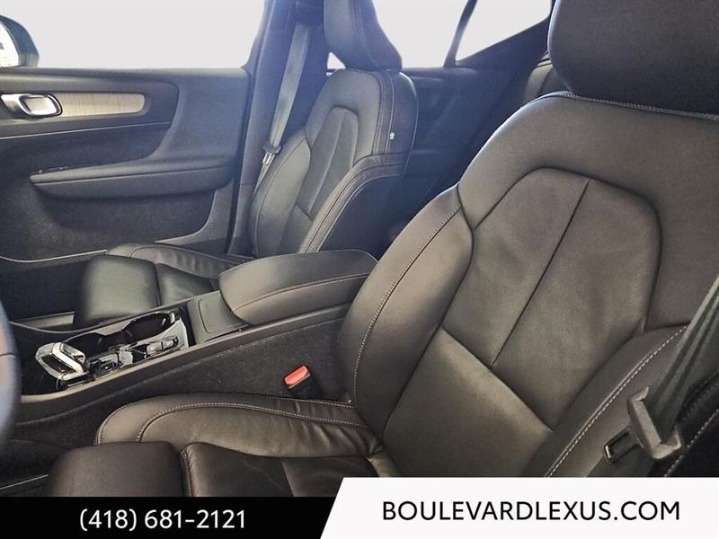 volvo XC40 2024 - 30
