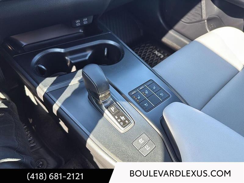 lexus UX 2025 - 17
