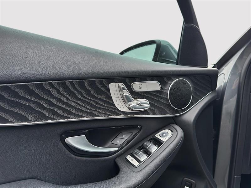 mercedes-benz GLC 300 2023 - 13