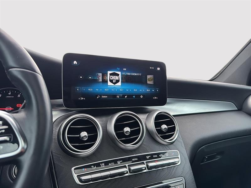 mercedes-benz GLC 300 2023 - 28