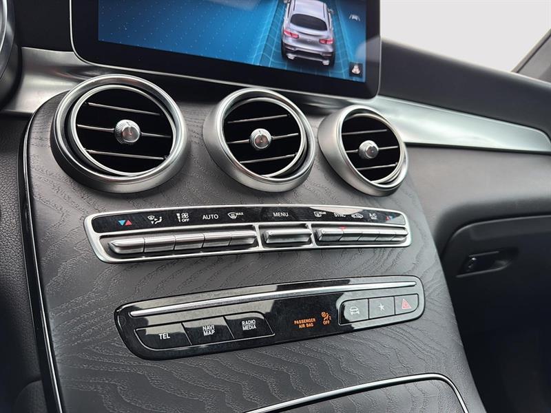 mercedes-benz GLC 300 2023 - 38
