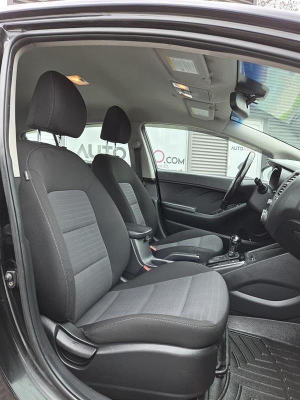 kia Forte 2018 - 11