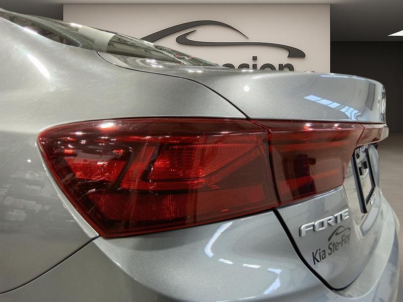 kia Forte 2022 - 13