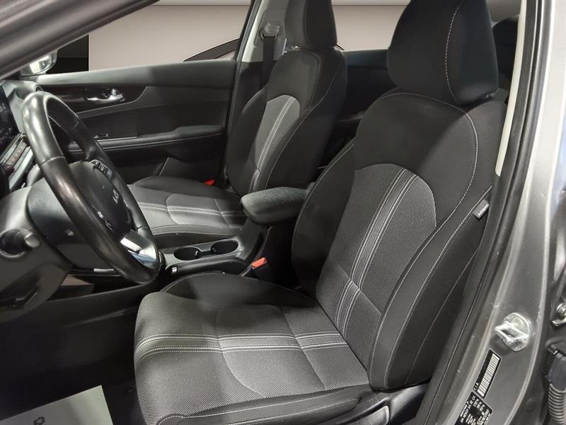 kia Forte 2022 - 17