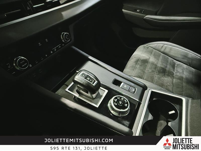 mitsubishi Outlander 2023 - 26