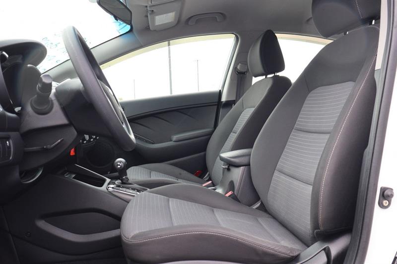 kia Forte 2018 - 11