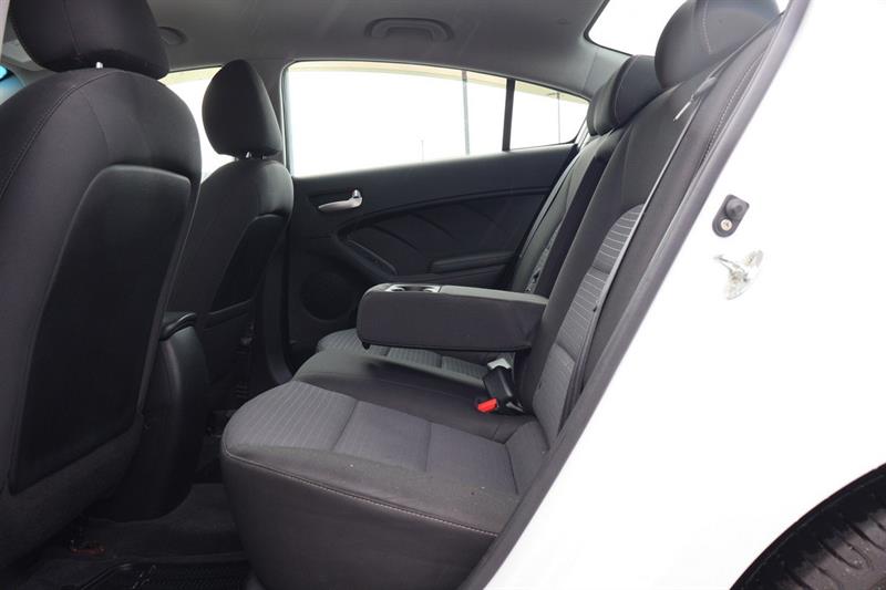 kia Forte 2018 - 24