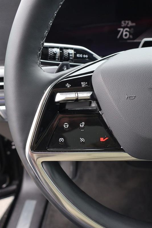 cadillac Escalade IQ 2026 - 14