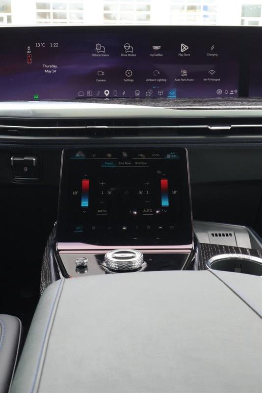 cadillac Escalade IQ 2026 - 17