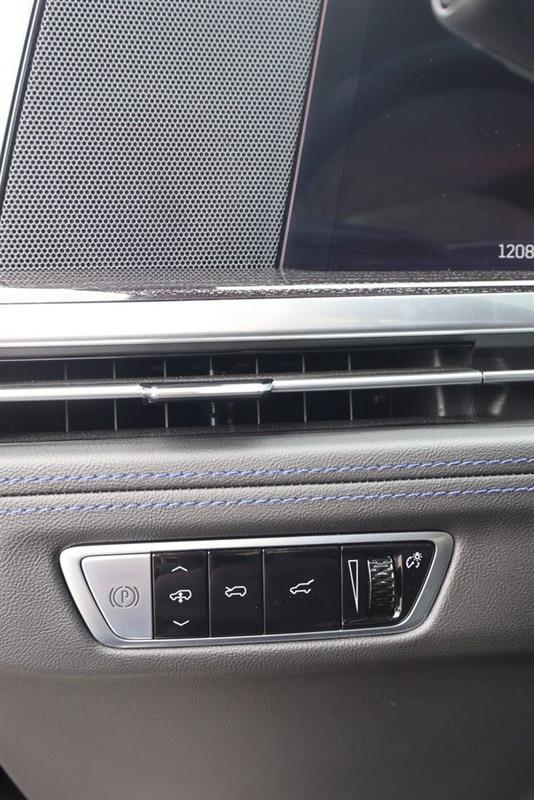 cadillac Escalade IQ 2026 - 20