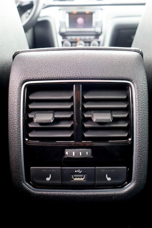 volkswagen Passat 2017 - 24