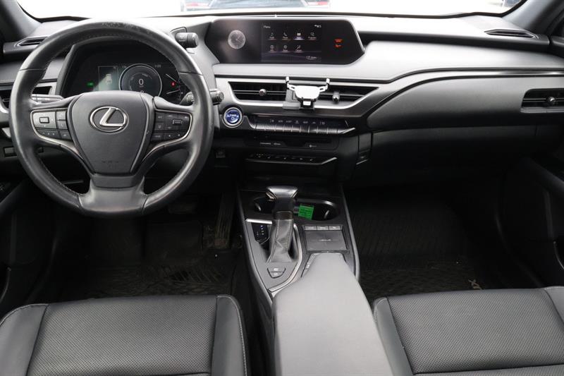 lexus UX 2021 - 10