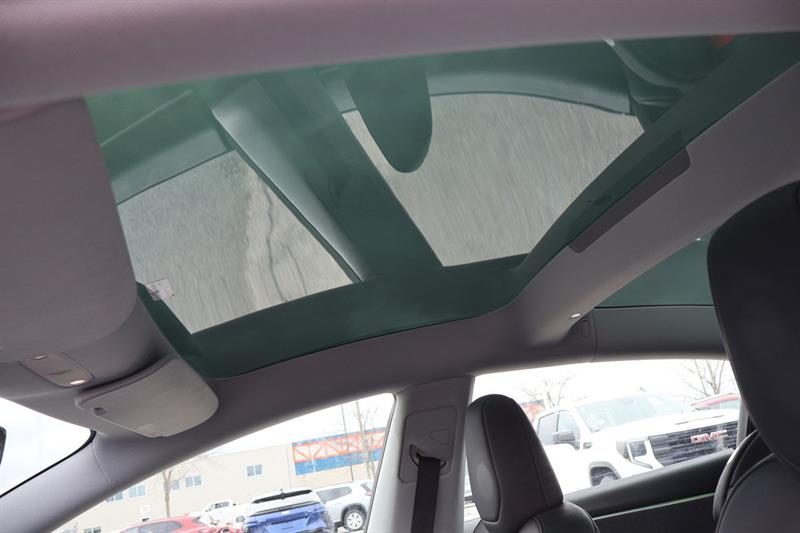 tesla Model 3 2025 - 8