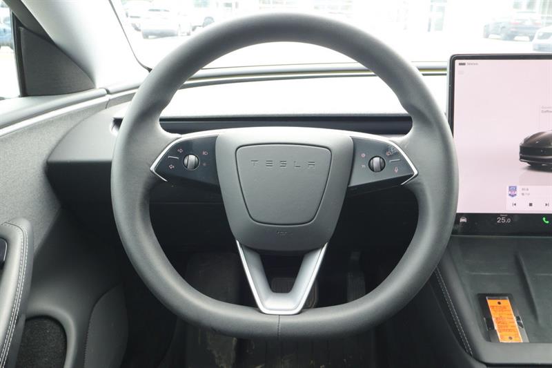 tesla Model 3 2025 - 11