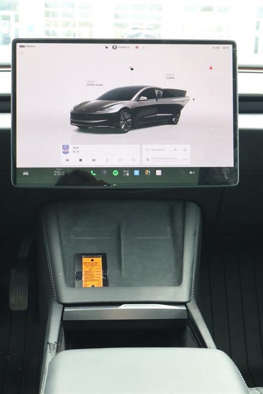 tesla Model 3 2025 - 14