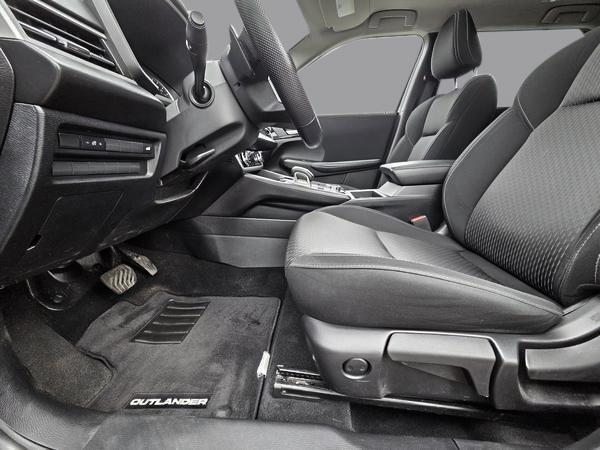 mitsubishi Outlander 2022 - 11