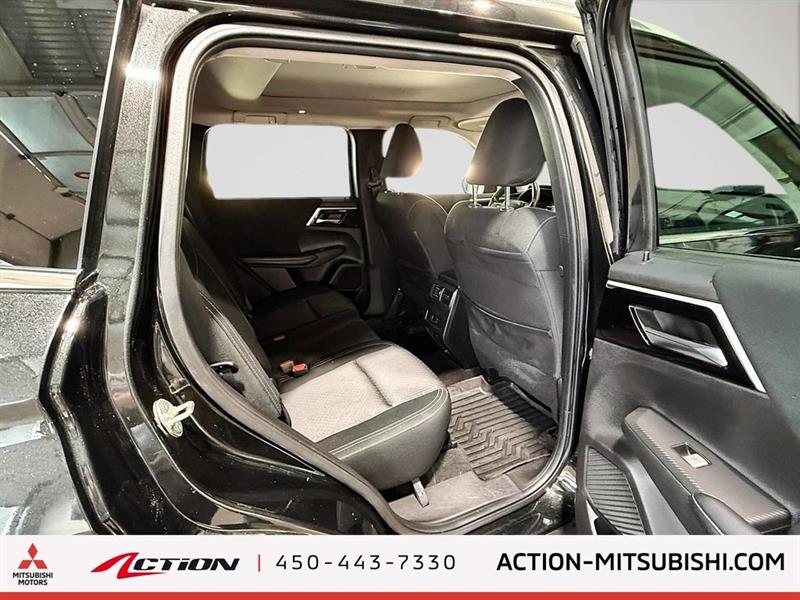 mitsubishi Outlander 2022 - 16