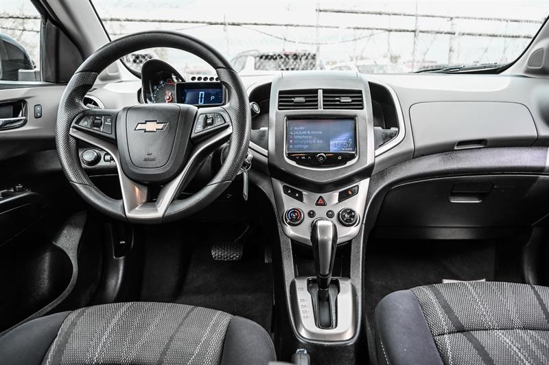 chevrolet Sonic 2015 - 17