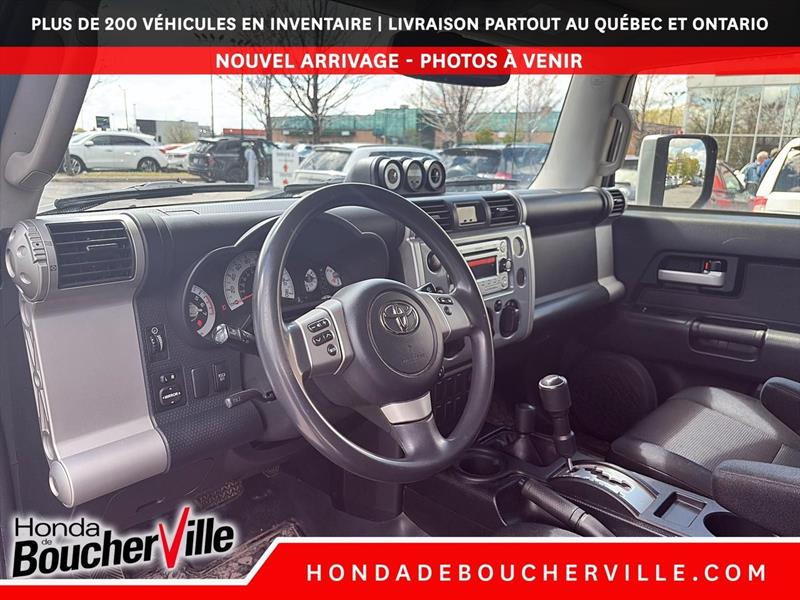 toyota FJ Cruiser 2013 - 25