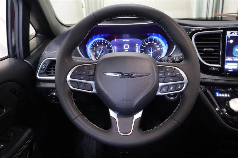 chrysler Pacifica 2025 - 17