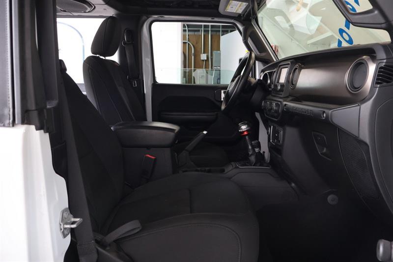 jeep Wrangler 2018 - 13