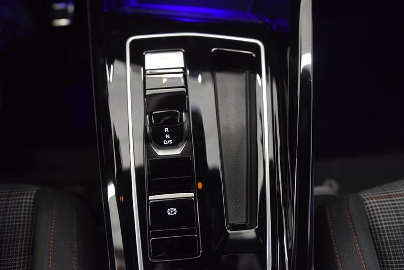 volkswagen Golf GTI 2025 - 29