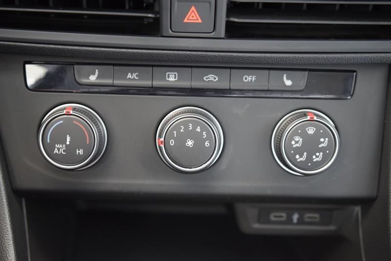 volkswagen Jetta 2022 - 28