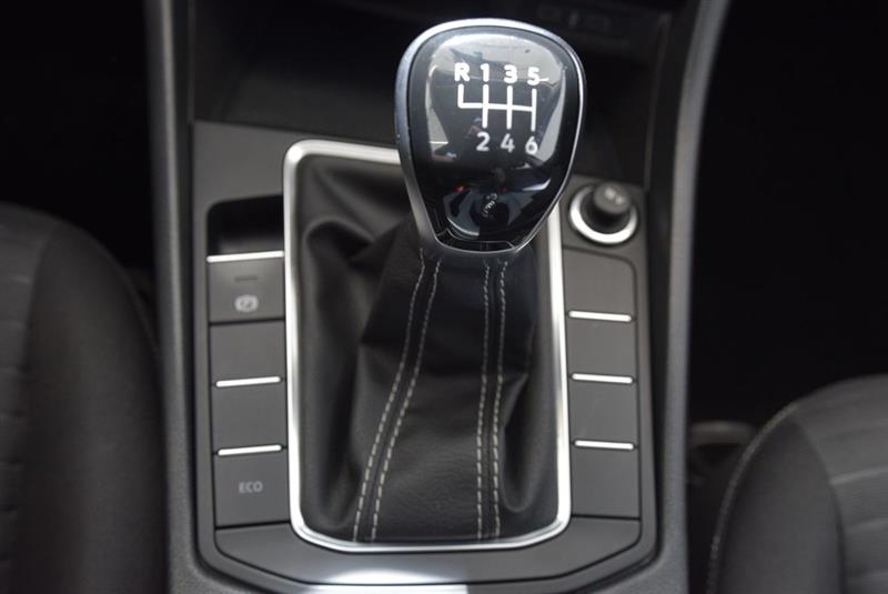 volkswagen Jetta 2022 - 29